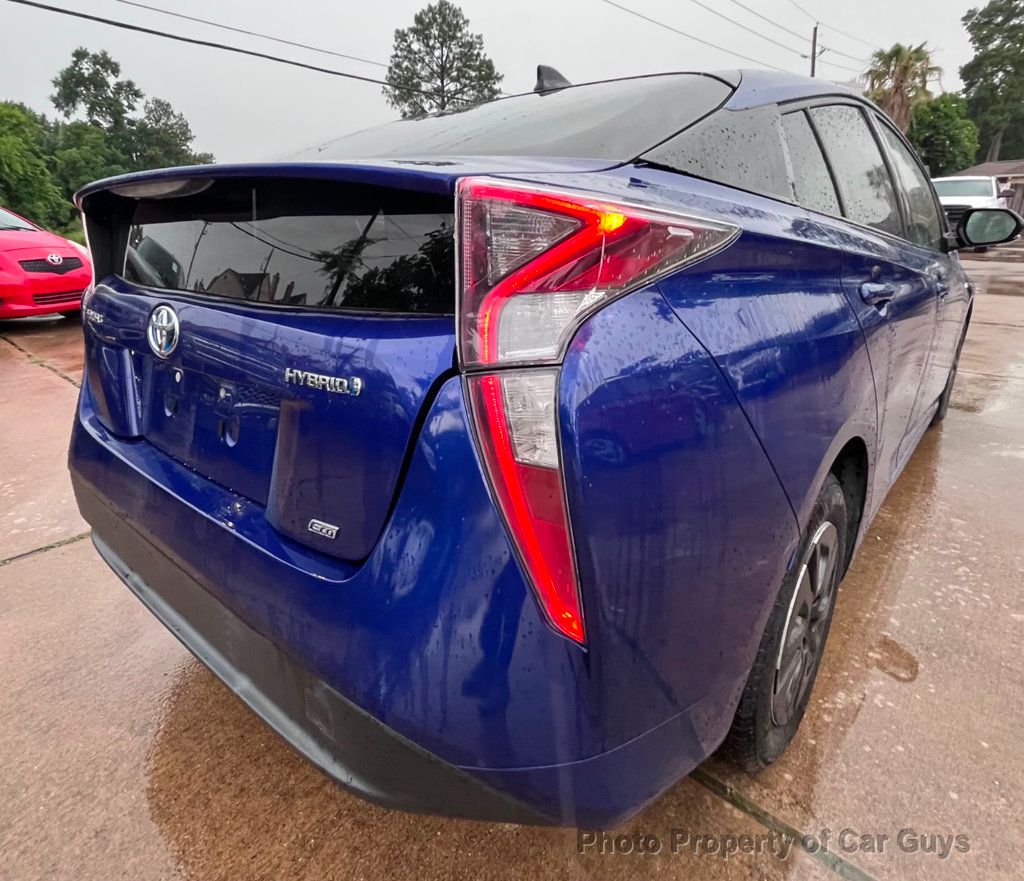 2016 Toyota Prius 5dr Hatchback Two Eco - 22423226 - 6