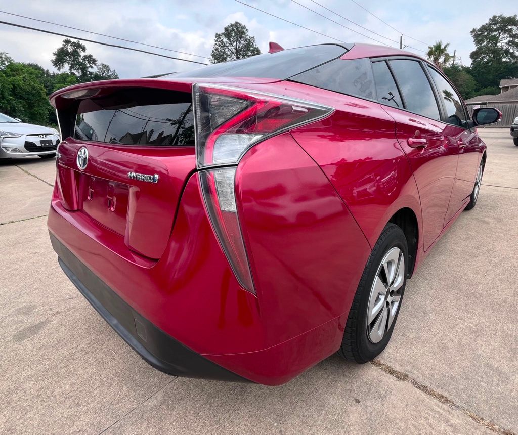 2016 Toyota Prius Hatchback two - 22262846 - 6