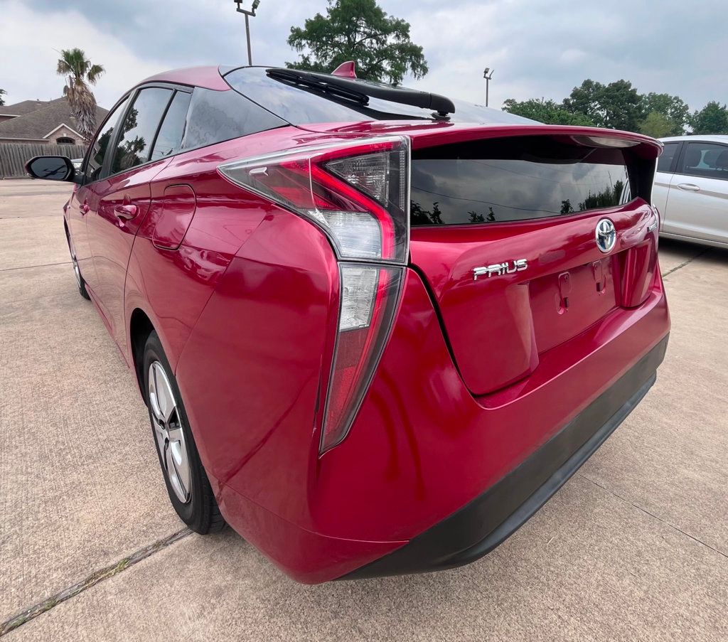 2016 Toyota Prius Hatchback two - 22262846 - 8