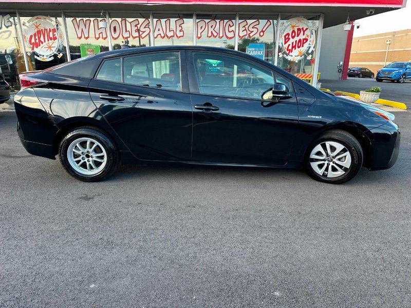 2016 Toyota Prius Three 4dr Hatchback - 22880872 - 9