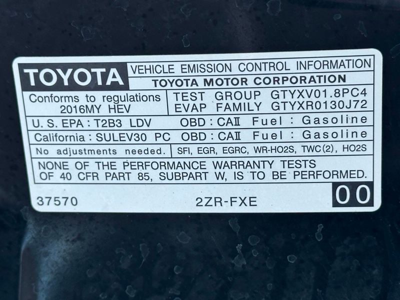 2016 Toyota Prius Three 4dr Hatchback - 22880872 - 15