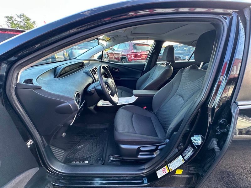 2016 Toyota Prius Three 4dr Hatchback - 22880872 - 18