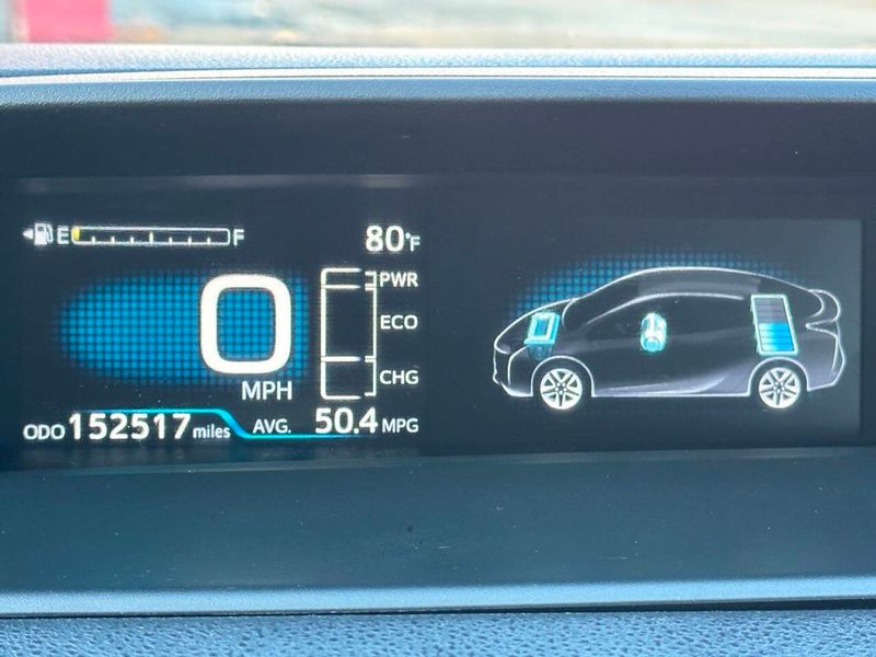 2016 Toyota Prius Three 4dr Hatchback - 22880872 - 36