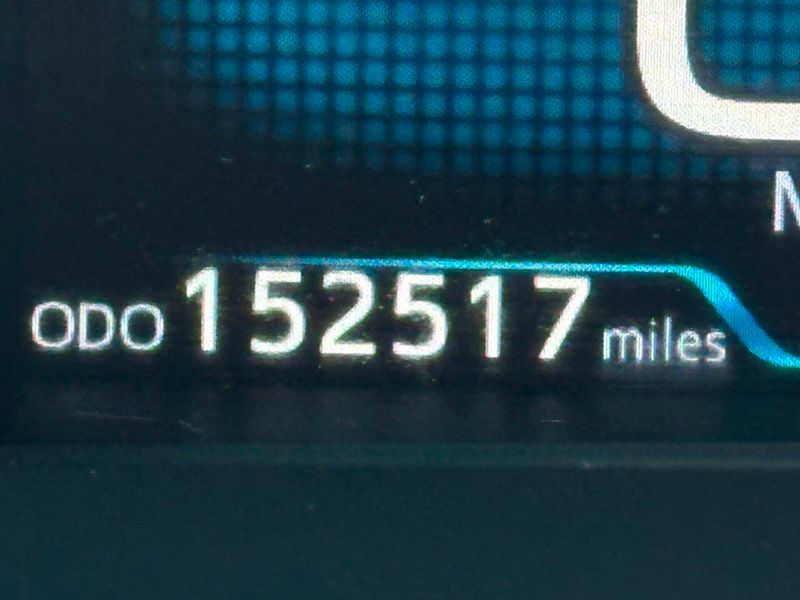 2016 Toyota Prius Three 4dr Hatchback - 22880872 - 37