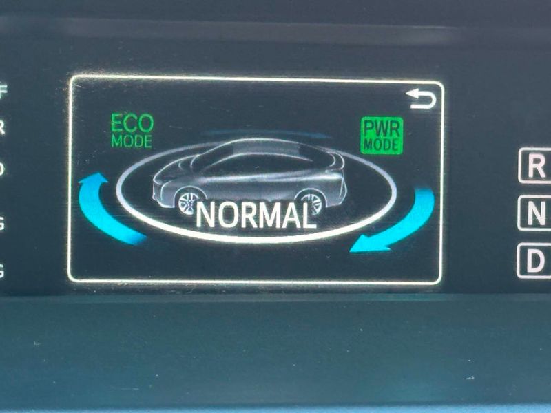 2016 Toyota Prius Three 4dr Hatchback - 22880872 - 48