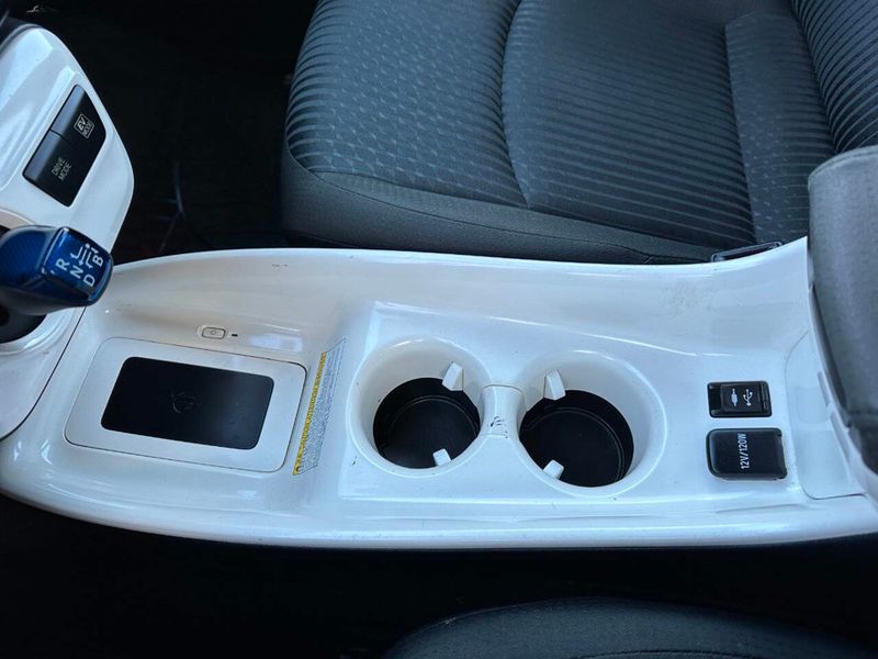 2016 Toyota Prius Three 4dr Hatchback - 22880872 - 50