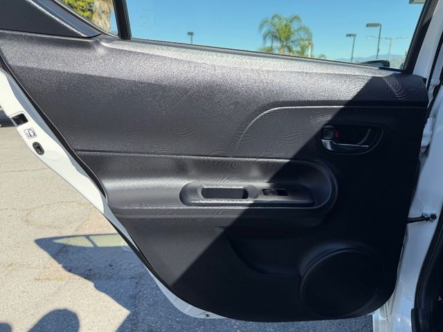 2016 Toyota Prius c 5dr Hatchback Four - 22981398 - 21