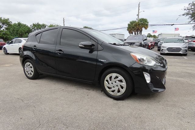 2016 TOYOTA PRIUS C 5dr Hatchback Two - 22630874 - 0