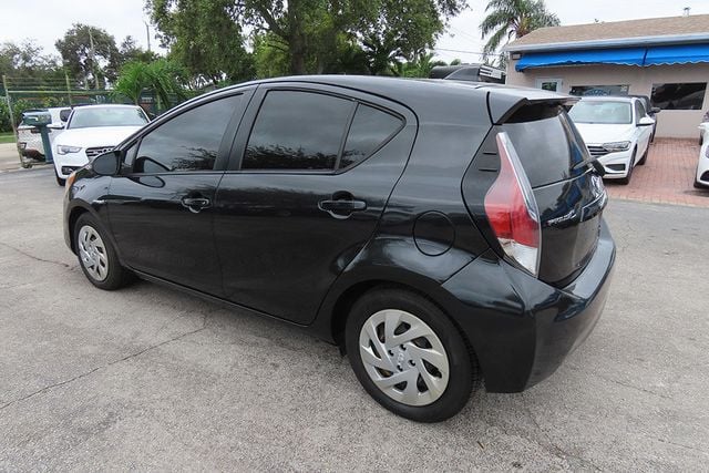 2016 TOYOTA PRIUS C 5dr Hatchback Two - 22630874 - 5