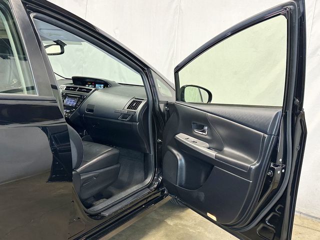 2016 Toyota Prius v 5dr Wagon Four - 23079575 - 13