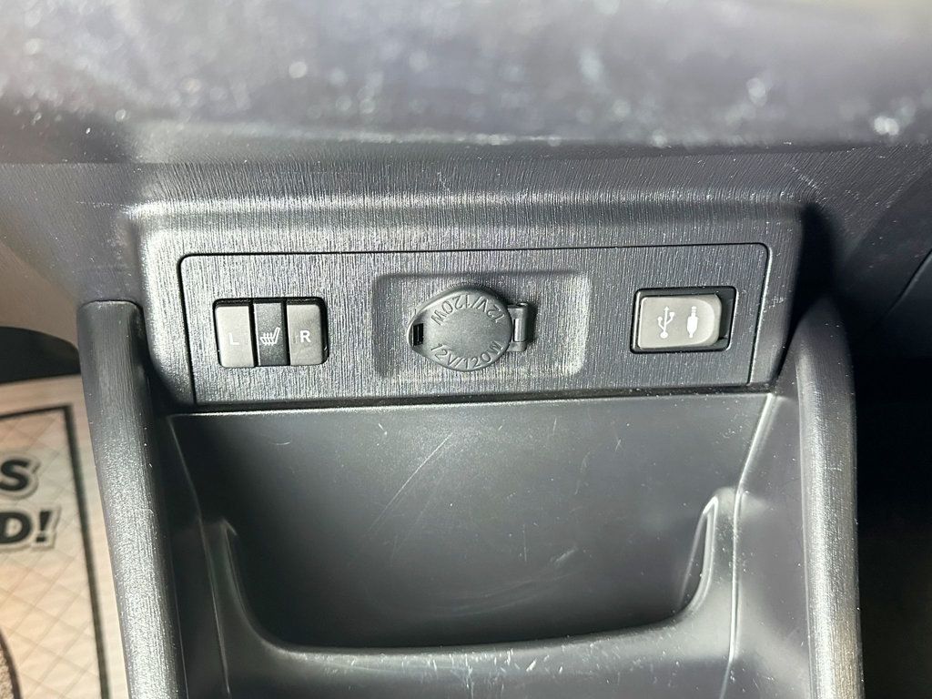 2016 Toyota Prius v 5dr Wagon Four - 23079575 - 25
