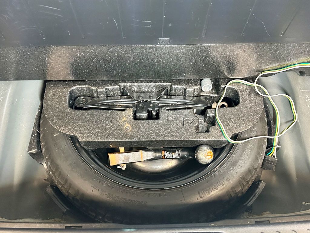 2016 Toyota Prius v 5dr Wagon Four - 23079575 - 38