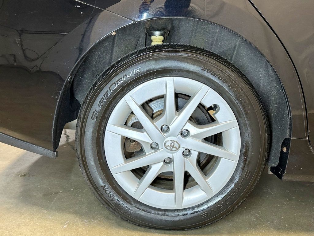 2016 Toyota Prius v 5dr Wagon Four - 23079575 - 39