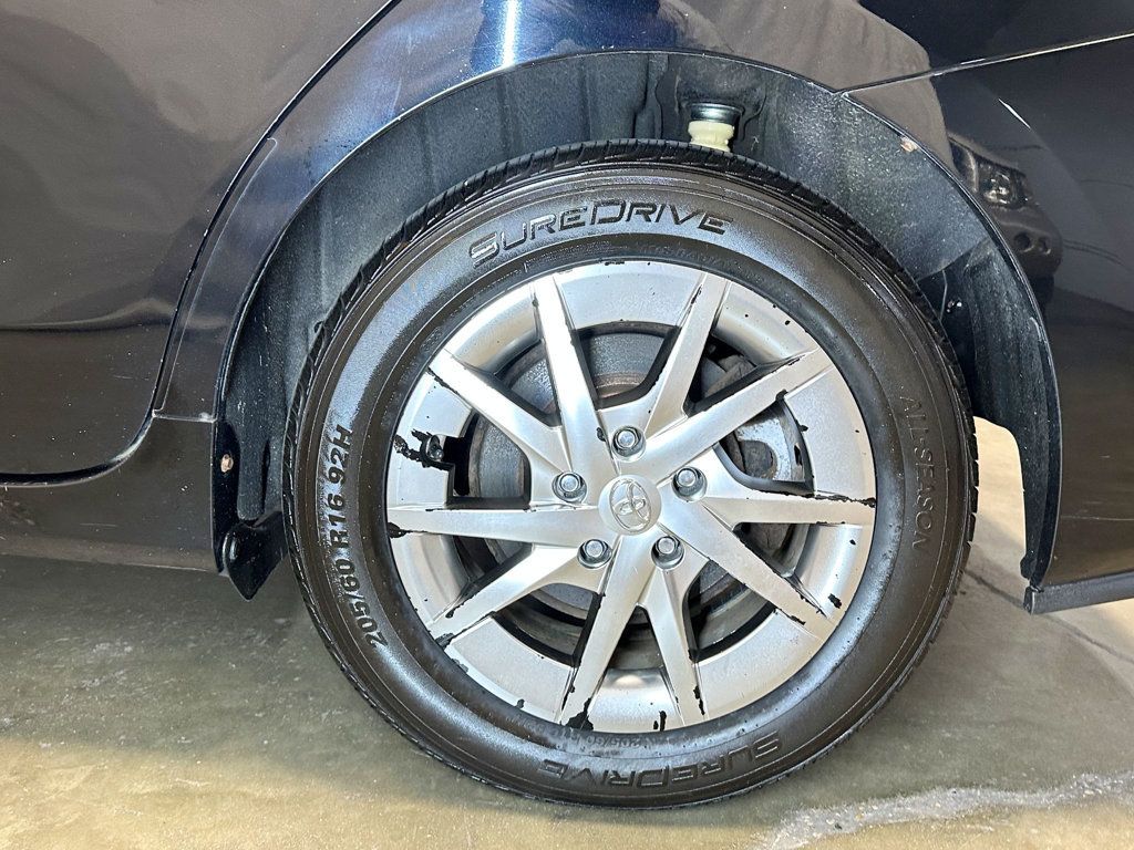 2016 Toyota Prius v 5dr Wagon Four - 23079575 - 40