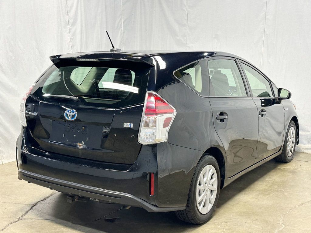 2016 Toyota Prius v 5dr Wagon Four - 23079575 - 8