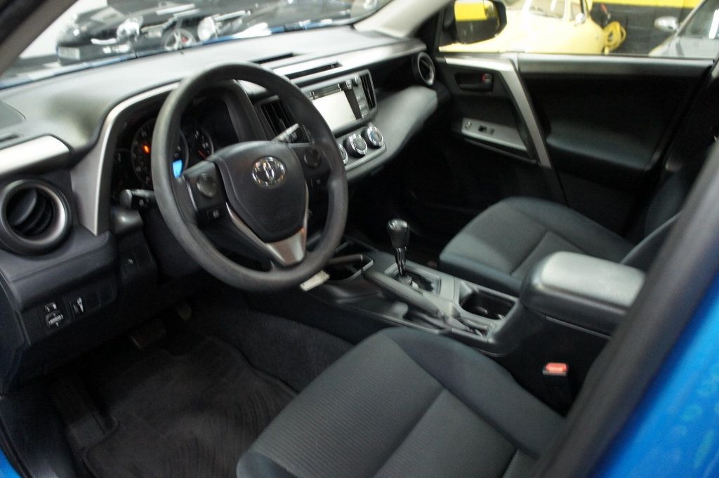 2016 Toyota RAV4 1-Owner, Classy Color Combo! - 22945687 - 20