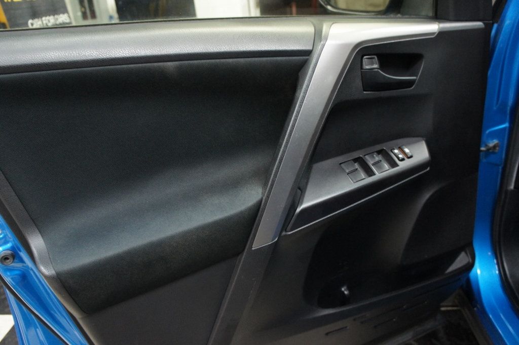 2016 Toyota RAV4 1-Owner, Classy Color Combo! - 22945687 - 21