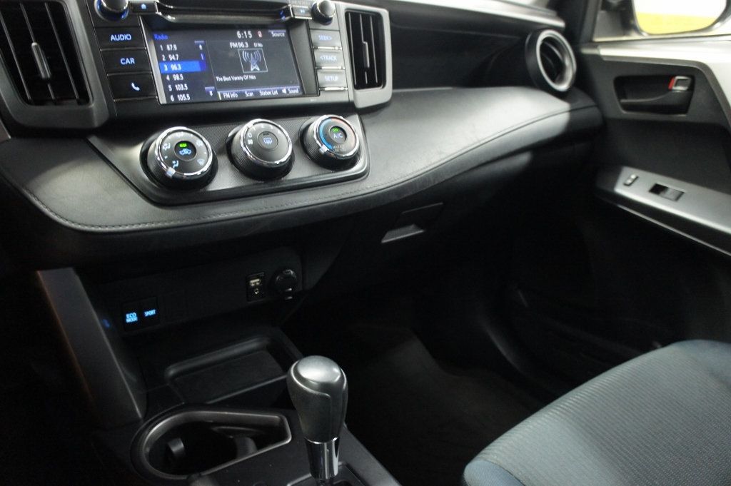 2016 Toyota RAV4 1-Owner, Classy Color Combo! - 22945687 - 27