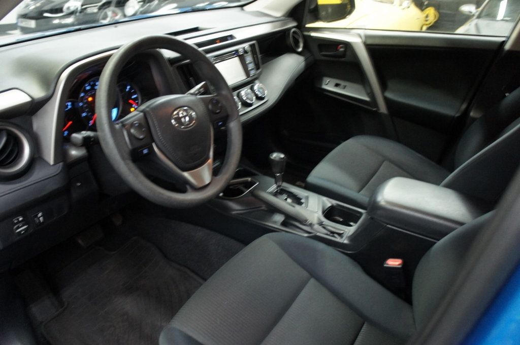 2016 Toyota RAV4 1-Owner, Classy Color Combo! - 22945687 - 30