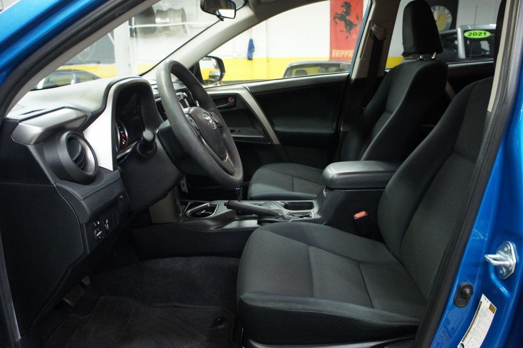 2016 Toyota RAV4 1-Owner, Classy Color Combo! - 22945687 - 31