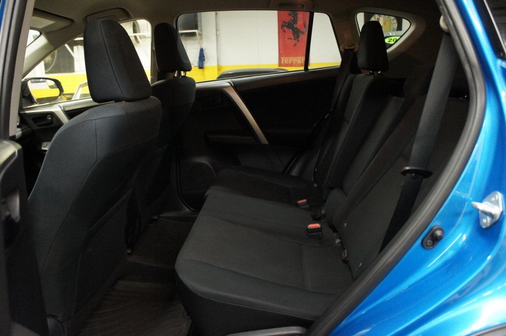 2016 Toyota RAV4 1-Owner, Classy Color Combo! - 22945687 - 35