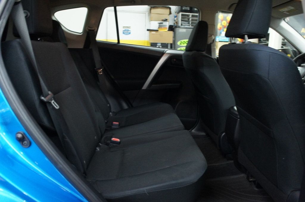 2016 Toyota RAV4 1-Owner, Classy Color Combo! - 22945687 - 41