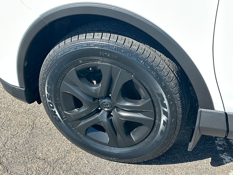 2016 Toyota RAV4 AWD 4dr LE - 22976549 - 10