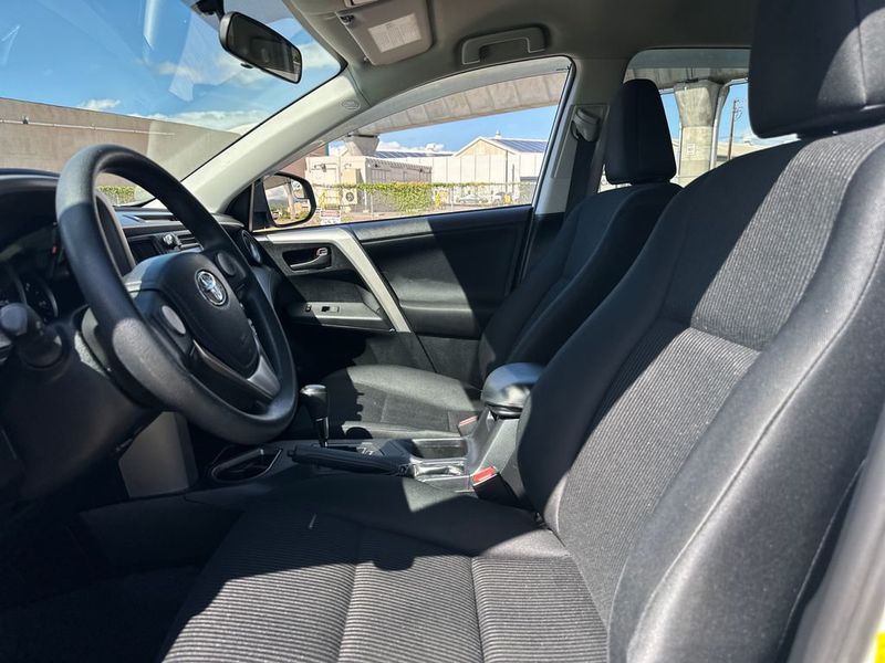 2016 Toyota RAV4 AWD 4dr LE - 22976549 - 11