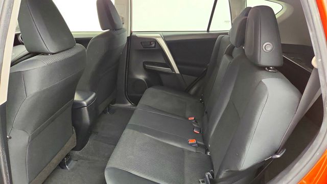 2016 Toyota RAV4 AWD 4dr LE - 22964431 - 19