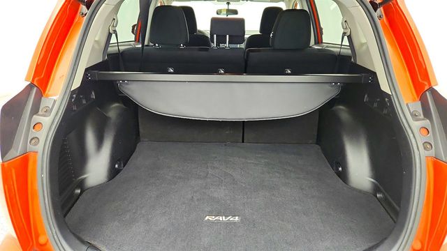 2016 Toyota RAV4 AWD 4dr LE - 22964431 - 20