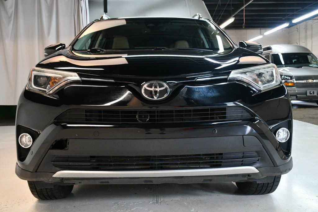 2016 Toyota RAV4 Limited photo 9