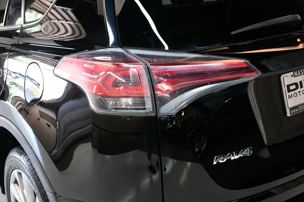 2016 Toyota RAV4 Limited photo 11