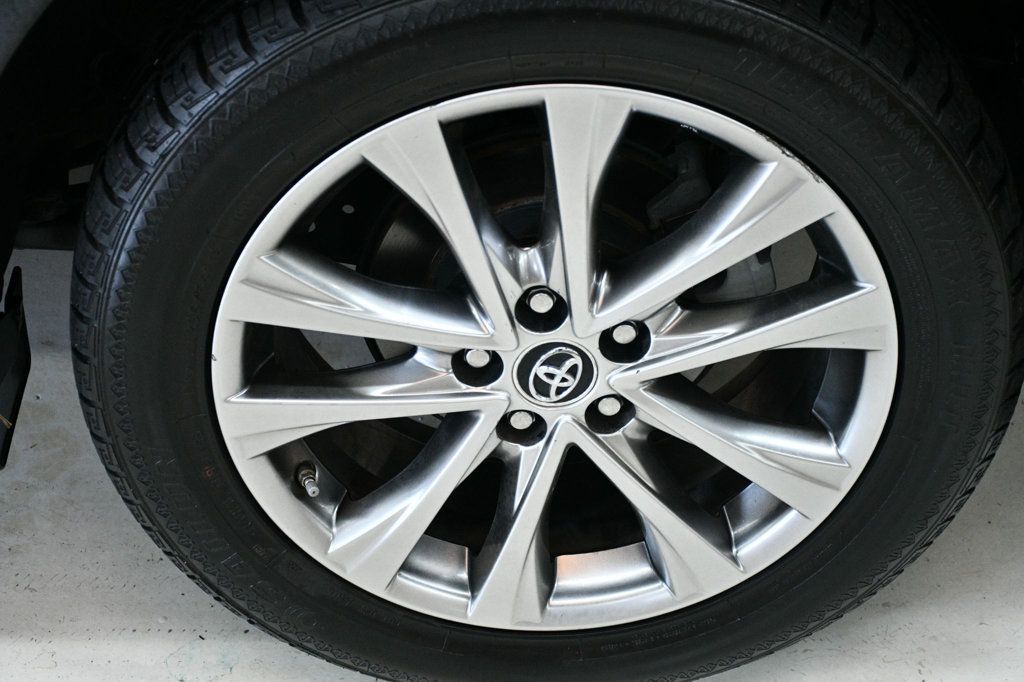 2016 Toyota RAV4 Limited photo 15