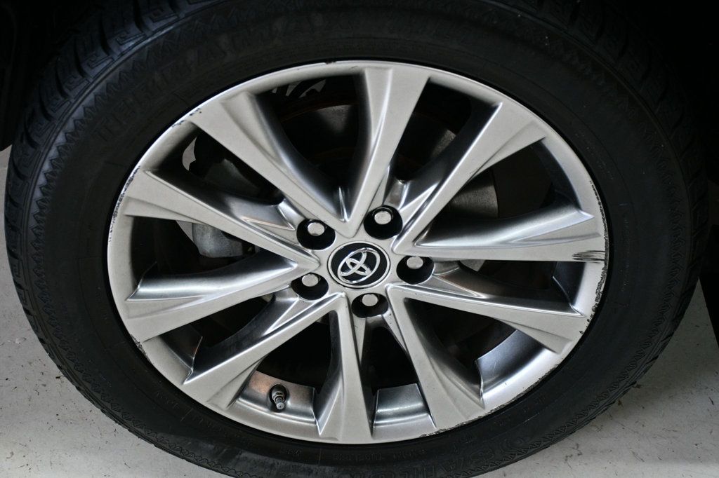 2016 Toyota RAV4 Limited photo 16