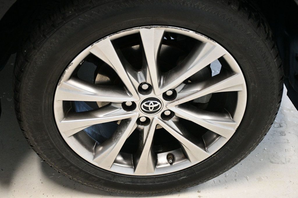 2016 Toyota RAV4 Limited photo 18