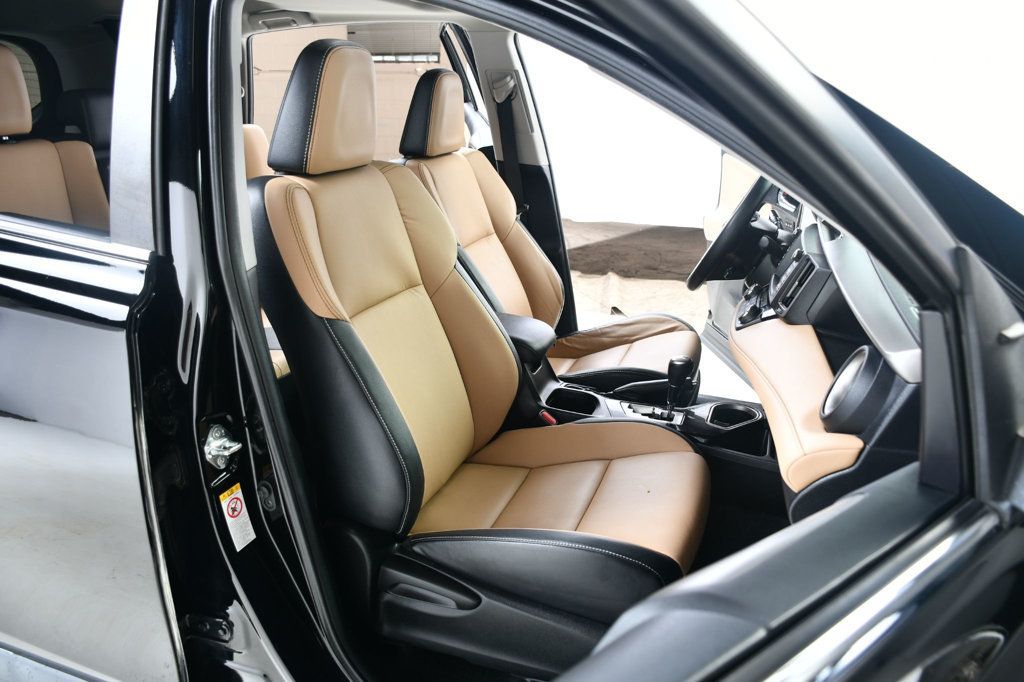2016 Toyota RAV4 Limited photo 27