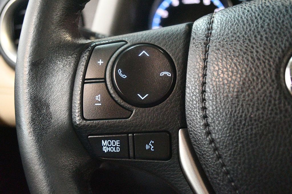2016 Toyota RAV4 Limited photo 37