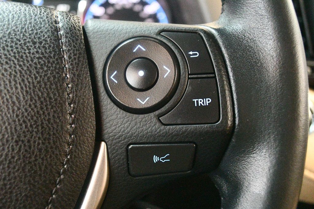2016 Toyota RAV4 Limited photo 38