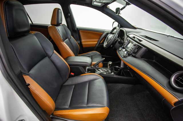 2016 Toyota RAV4 AWD 4dr SE - 22948601 - 19