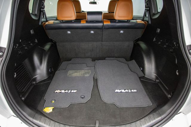 2016 Toyota RAV4 AWD 4dr SE - 22948601 - 39