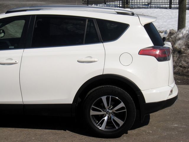 2016 Toyota RAV4 AWD 4dr XLE - 22994725 - 10