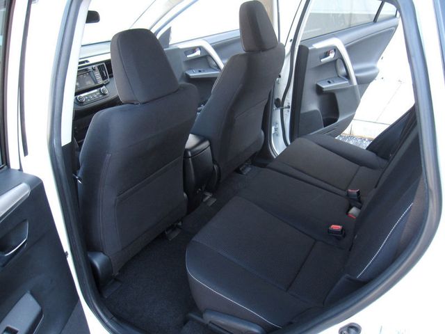 2016 Toyota RAV4 AWD 4dr XLE - 22994725 - 27