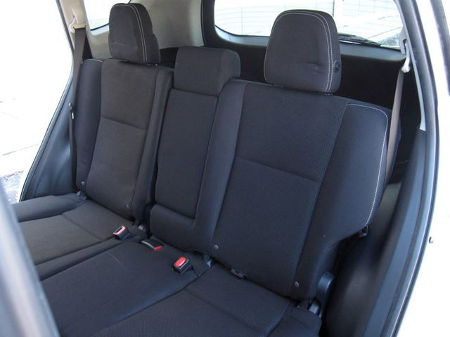 2016 Toyota RAV4 AWD 4dr XLE - 22994725 - 28