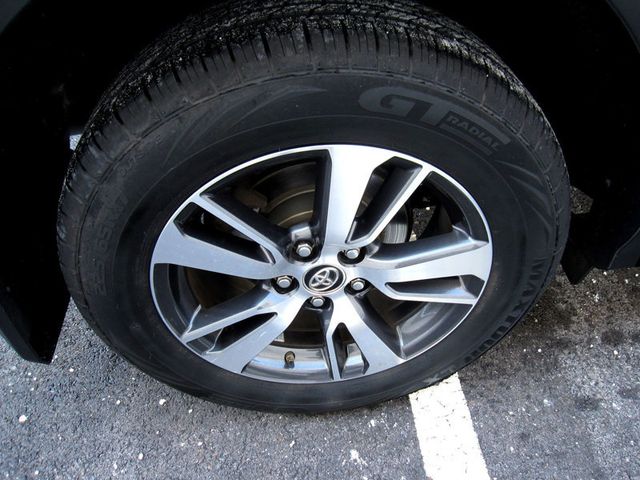 2016 Toyota RAV4 AWD 4dr XLE - 22994725 - 32