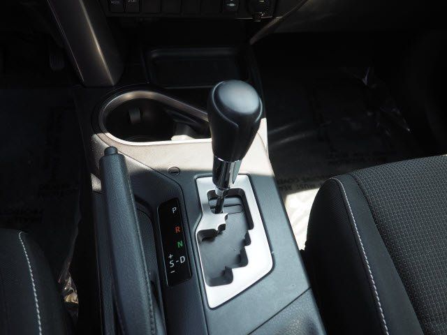 2016 Toyota RAV4 AWD 4dr XLE - 19240949 - 16