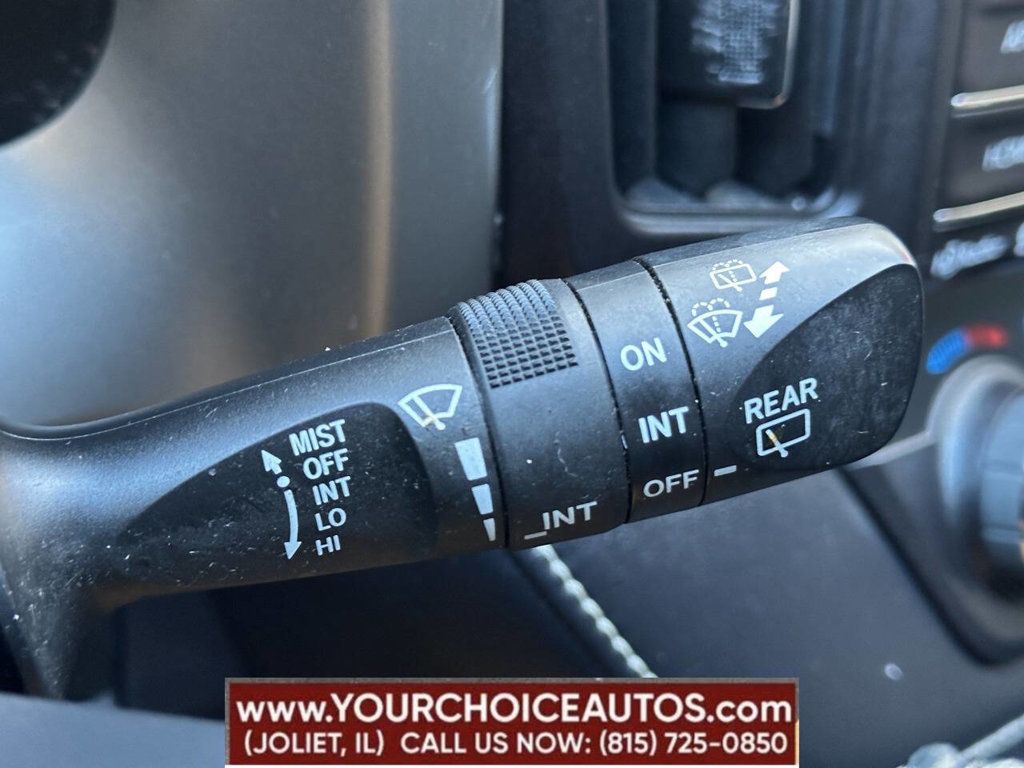 2016 Toyota RAV4 AWD 4dr XLE - 22884304 - 35