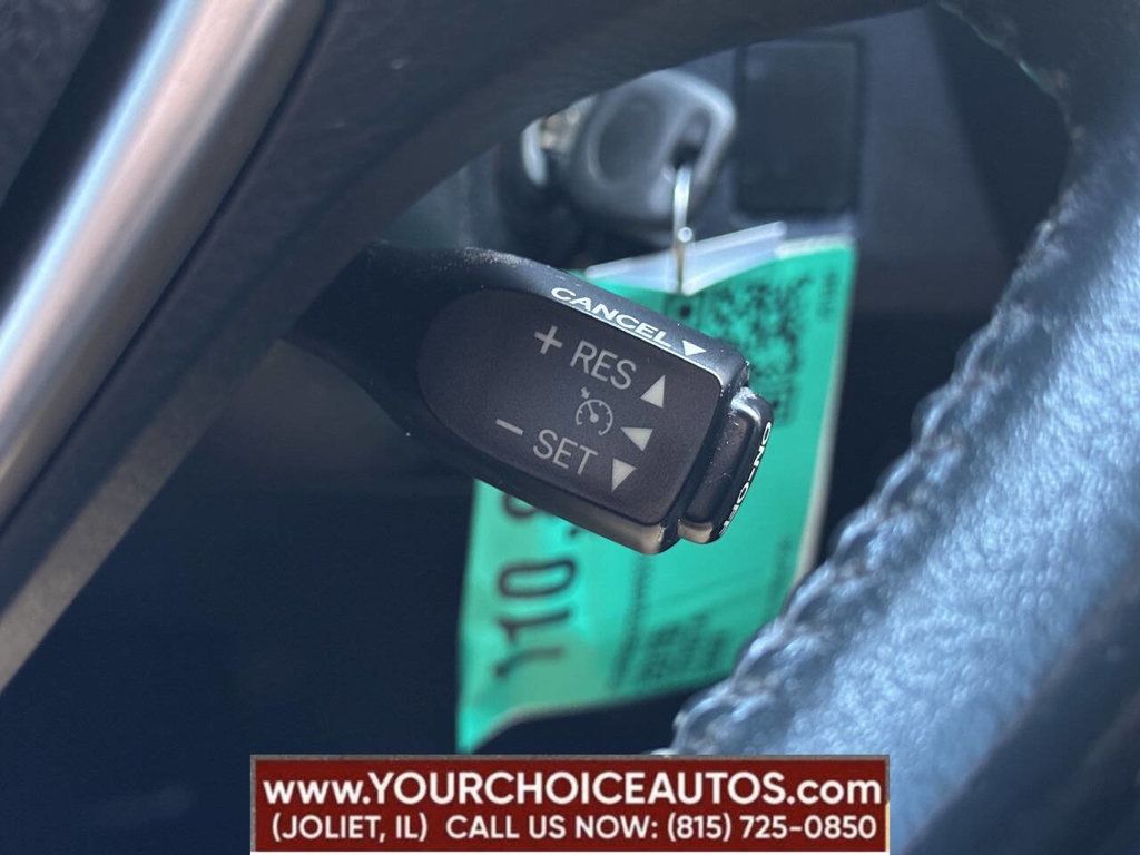 2016 Toyota RAV4 AWD 4dr XLE - 22884304 - 36