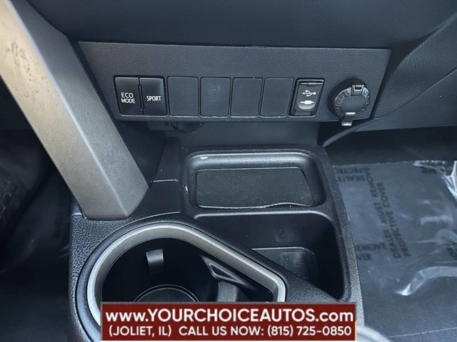 2016 Toyota RAV4 AWD 4dr XLE - 22884304 - 43