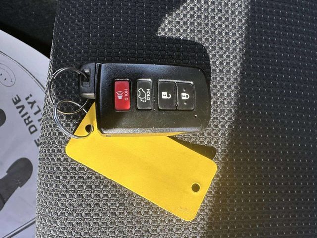 2016 Toyota RAV4 AWD 4dr XLE - 23036793 - 35