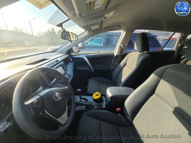 2016 Toyota RAV4 FWD 4dr LE - 22957286 - 9